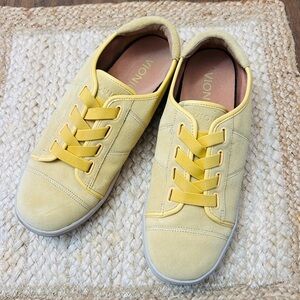 Vionic Jean Suede Yellow Sneakers Casual Comfort Elastic Lace Slip Size 6